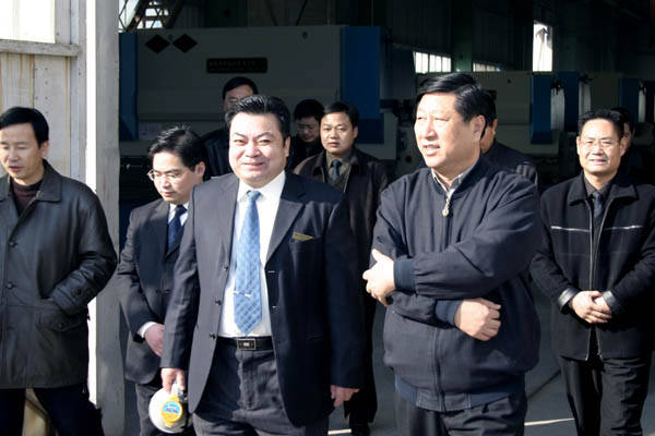 全國(guó)人大副委員長(zhǎng)張平視察中德機(jī)床 全國(guó)人大副委員長(zhǎng)張平視察中德機(jī)床