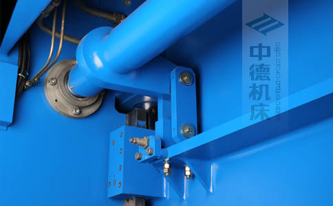 ZDPK-6325配有中德公司最新型扭軸同步裝置，強(qiáng)度高，能調(diào)節(jié)，專利技術(shù).jpg